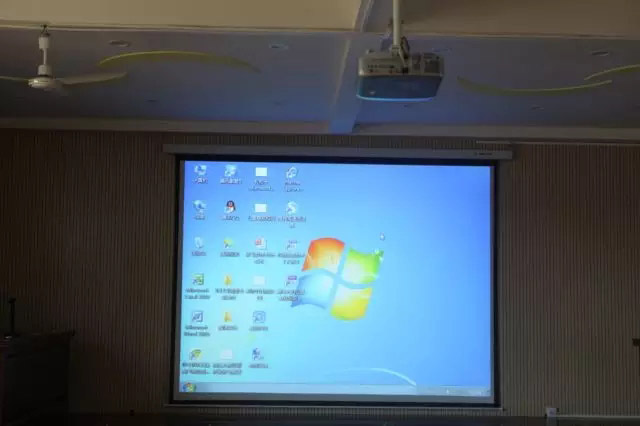 對于他們來說，一臺投影儀，是曾經不敢奢求的夢，現在，廣東博皓來幫助他們圓夢