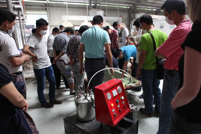 啟動(dòng)設(shè)備,開(kāi)始進(jìn)行真空導(dǎo)入