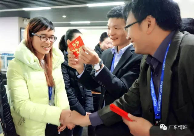 收到禮物的女神們心情就像被全世界寵愛著一般！